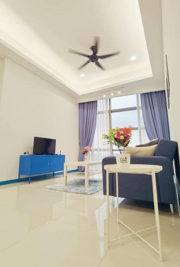 The Azure Residences Kampong Baharu Sungai Way Экстерьер фото